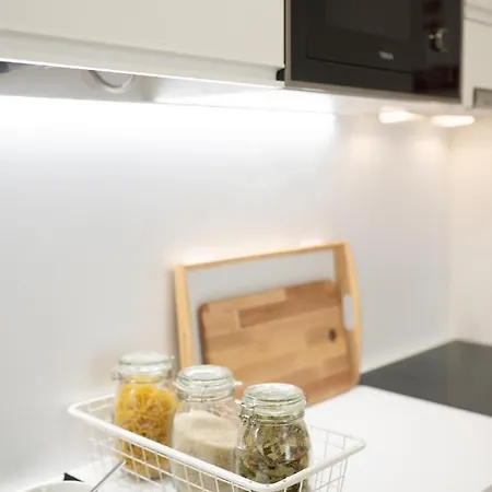 Monsanto Hill House - No. 565 R/c D *